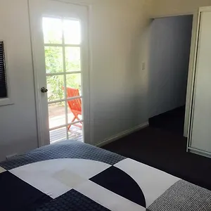 Apartment On Cork Steadman, Winton
