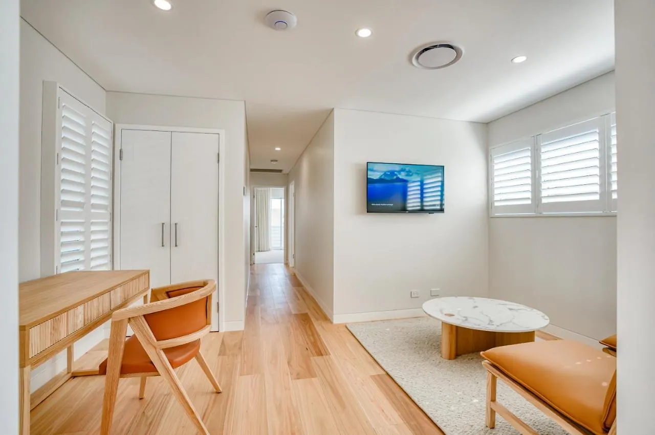 Essence Peregian Beach Resort - Saltbush 5 Bedroom Luxury Home 0*,